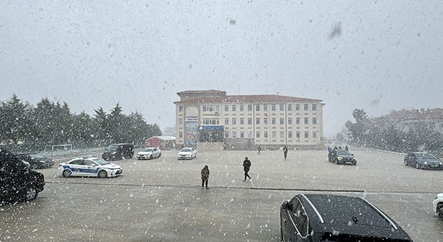 Isparta ve Burdur’da kar yağışı başladı