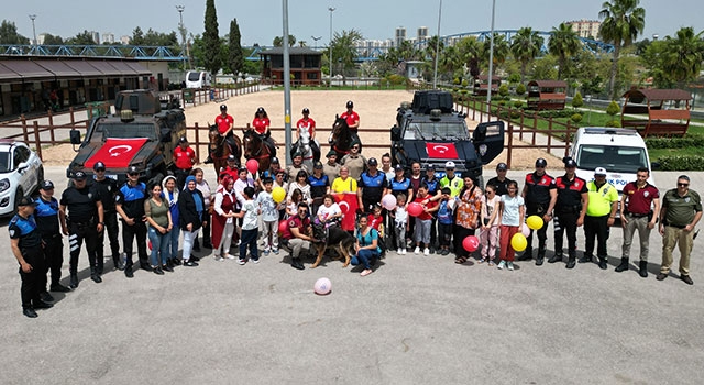 Adana’da polisler özel gereksinimli çocuklarla buluştu