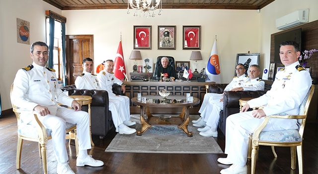 TCG Gaziantep ve TCG Karayel gemileri Finike Limanı’na demirledi