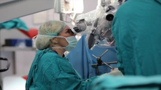 Antalya’da iki ailenin yüzü karaciğer nakil operasyonlarıyla güldü