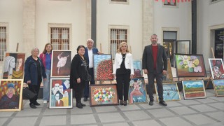 Tarsus’ta engelliler yararına resim sergisi açıldı