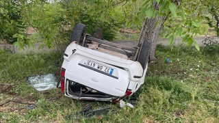 Isparta’da otomobilin şarampole devrildiği kazada 1 kişi öldü 4 kişi yaralandı