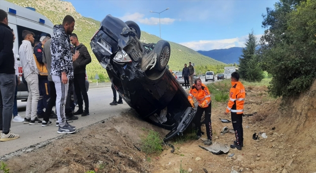 Bucak’ta devrilen otomobilin sürücüsü yaralandı