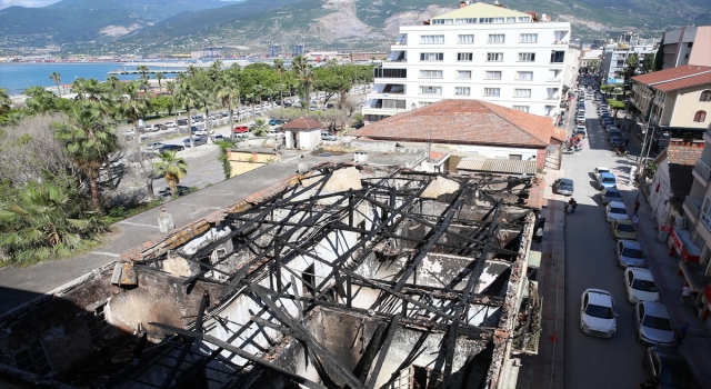 Hatay’da tarihi binada çıkan yangının nedeni araştırılıyor