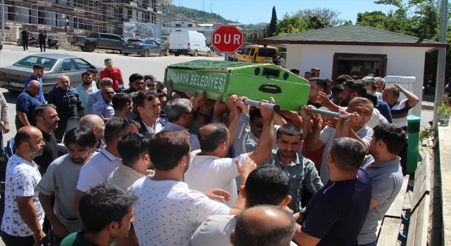 Alanya’da otomobilin çarptığı 8 yaşındaki çocuk toprağa verildi