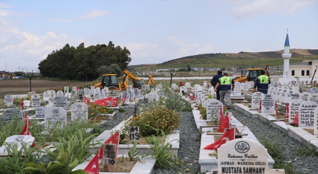 Hatay’da sağanak dolayısıyla zarar gören mezarlıkta çalışma başlatıldı