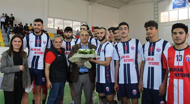 Düziçi İstiklal voleybol, sahadan 3-0 ayrıldı