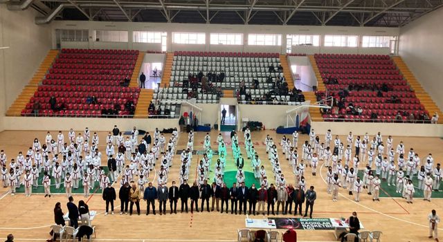 Tekvandoda siyah kuşak ve dan terfi sınavları yapıldı