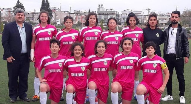 Kadın Futbol Takımımız Parasızlıktan Ligden Çekiliyor