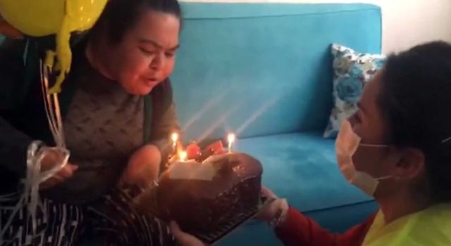 Bedensel ve zihinsel engelli Burçin'e doğum günü sürprizi
