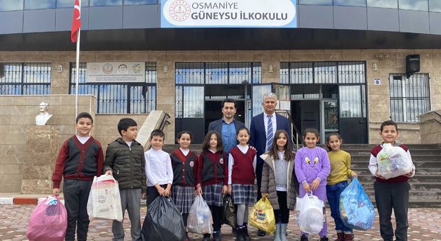 Öğrenciler atık toplamada yarışıyor, birinci olan ödüllendiriliyor