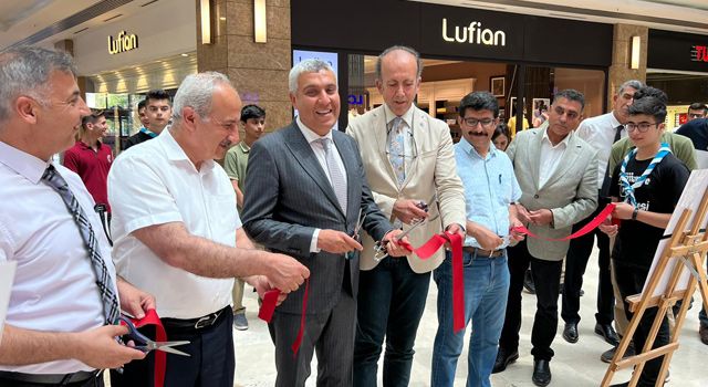 AVM salonunda; “Ermeni meselesi” fotoğraf sergisi açıldı