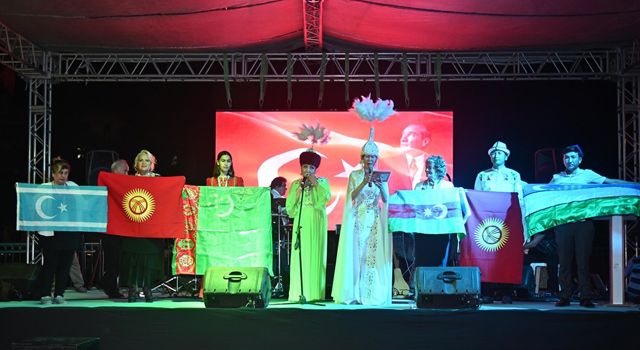 Kadirli’de Türk Dünyası Kültür ve sanat festivali düzenlendi