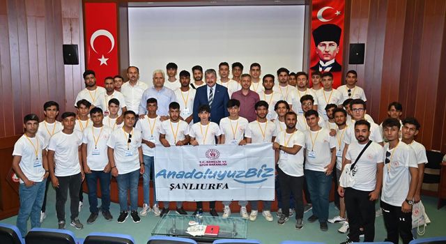 Şanlıurfa’dan gelen öğrenciler, Vali Yılmaz’ı ziyaret etti