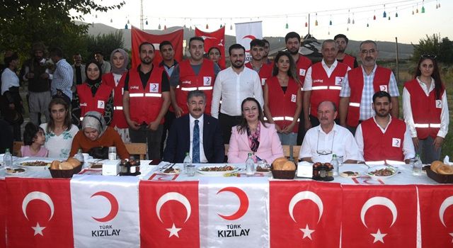 Türk Kızılay tarafından şehit aileleri ve gaziler onuruna özel program