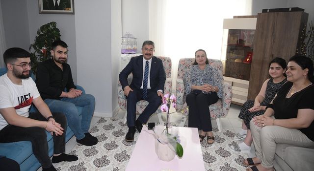 Osmaniye Valisi Erdinç Yılmaz ve eşinden şehit ailesine ziyaret