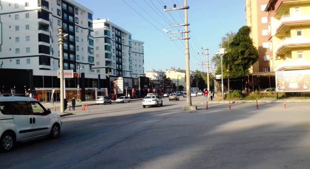 Bu kavşakta araç ve yayalar trafiği; Rast gele!..