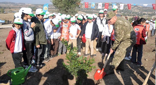 Osmaniye’de 300 fidan toprakla buluşturuldu