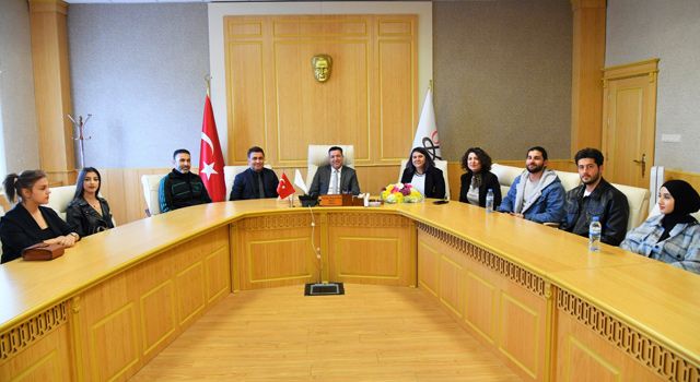 Staj olanağı kazanan öğrencilerden Rektör’e ziyaret