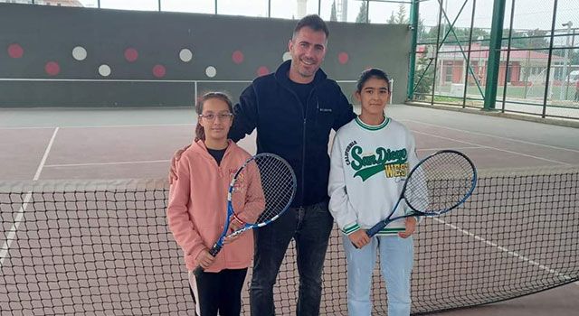 Toprakkaleli Tenis Hocasından Büyük Başarı