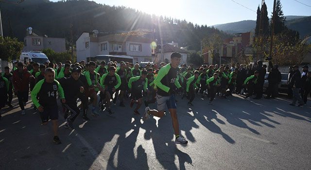 7 Ocak Zafer koşusunda 300 sporcu yarıştı