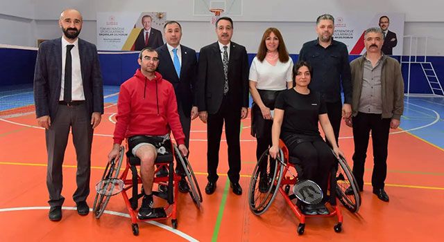 Başkan Tosyalı’dan sporculara tekerlekli sandalye