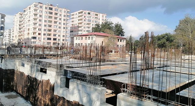 Atatürk Ortaokulu inşaatı yapım işi devam ediyor