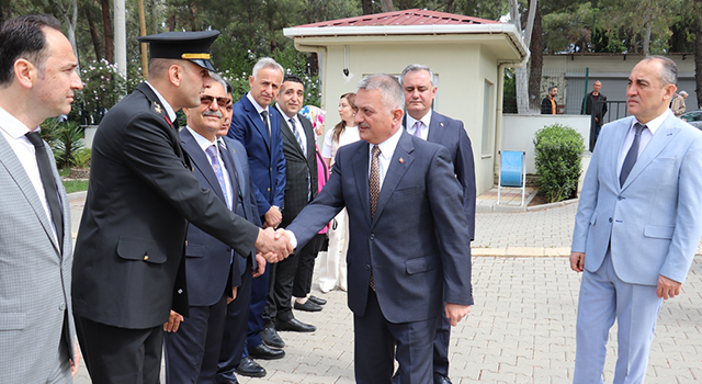 Antalya Valisi Yazıcı, Düziçi’nde bayram programına katıldı