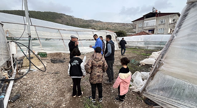 Antalya’da hortum seralara zarar verdi