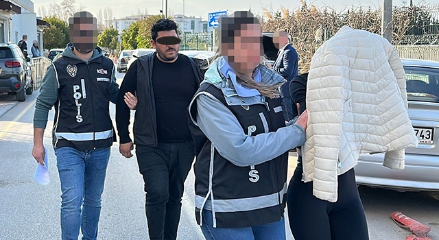 Adana’da hastalara ait ilaçları sattığı iddiasıyla yakalanan çift, adli kontrolle serbest bırakıldı