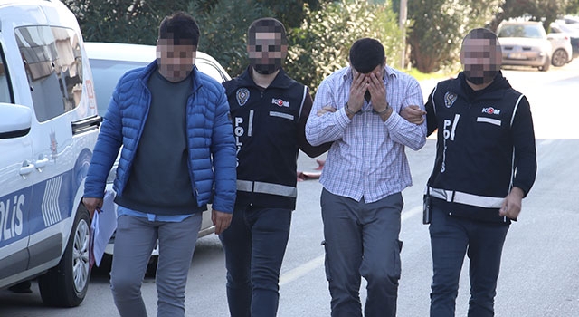 Adana’da kendisini MİT personeli ve polis olarak tanıtan şüpheli yakalandı
