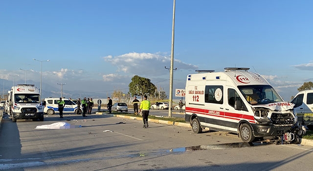 Antalya’da ambulans ile çarpışan motosikletin sürücüsü öldü