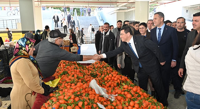 Tütüncü, Alanya’da esnaf ziyaretinde bulundu