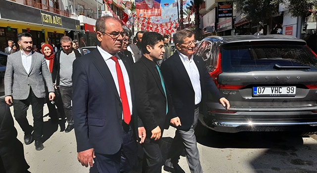 Gelecek Partisi Genel Başkanı Davutoğlu, Kumluca’da esnafı ziyaret etti