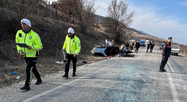 Isparta’da otomobilin devrilmesi sonucu 1 kişi öldü, 2 kişi yaralandı
