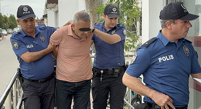 Adana’da polise silah doğrultan Seyhan Belediyesi Temizlik İşleri Müdürü tutuklandı