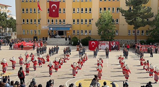 Antalya ve çevre illerde 23 Nisan Ulusal Egemenlik ve Çocuk Bayramı kutlandı