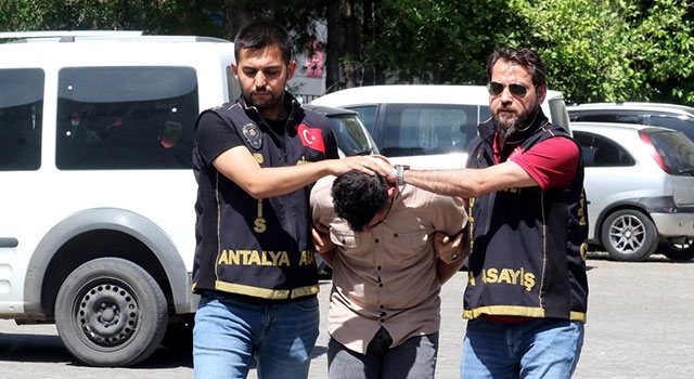 Antalya’da 1 kişiyi öldüren, 1 kişiyi yaralayan yabancı uyruklu sürücü tutuklandı