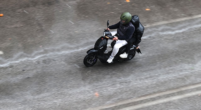 Antalya’da fırtına ve sağanak etkili oluyor