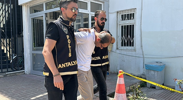 Antalya’da trafikte çıkan tartışmada bıçaklanan kişi öldü