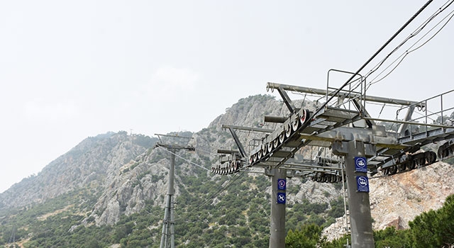 Antalya’daki teleferik kazasında havada asılı kalan 36 kabin yere indirildi