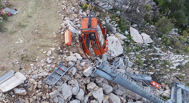 Antalya’daki teleferik kazasının ardından oluşan enkaz havadan görüntülendi