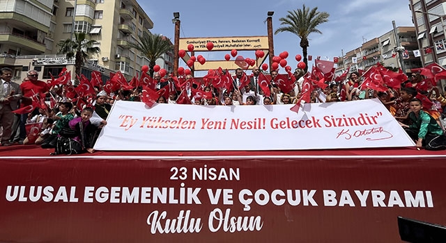 Antalya’nın ilçelerinde 23 Nisan Ulusal Egemenlik ve Çocuk Bayramı kutlandı