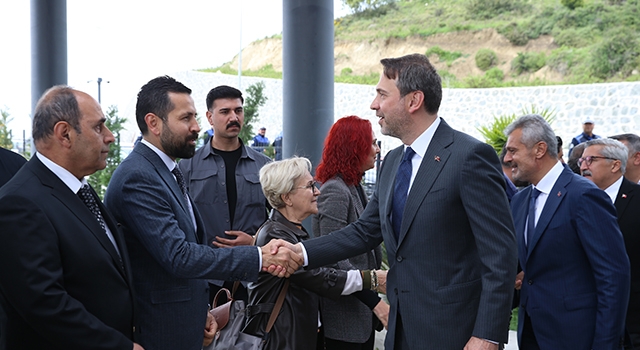Enerji ve Tabii Kaynaklar Bakanı Bayraktar, Hatay’da bayramlaşma programına katıldı: