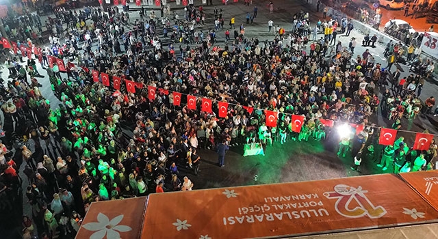 Hatay’da 23 Nisan Ulusal Egemenlik ve Çocuk Bayramı fener alayıyla kutlandı