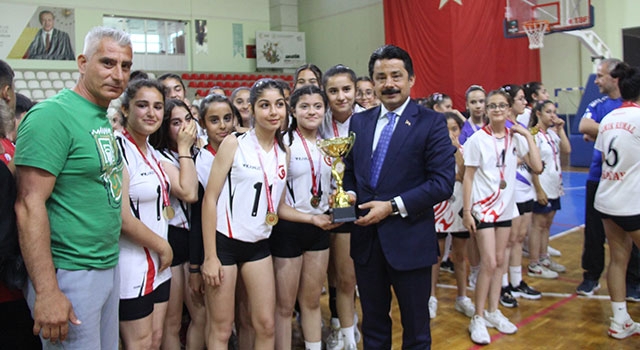 Hatay’da başarılı sporcular ödüllendirildi