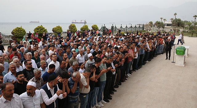 Hatay’da cami önünde silahlı saldırı sonucu öldürülen imamın cenazesi toprağa verildi