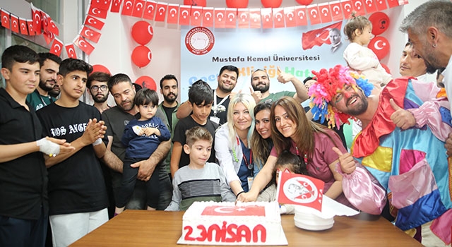 Hatay’da hastanede tedavi gören çocuklara 23 Nisan etkinliği