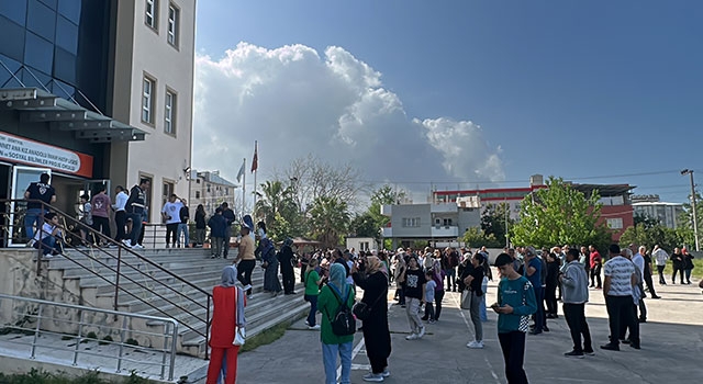 Hatay’da ilköğretim ve ortaöğretim kurumları bursluluk sınavı yapıldı