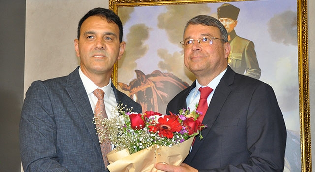 Silifke Belediye Başkanı Mustafa Turgut mazbatasını aldı